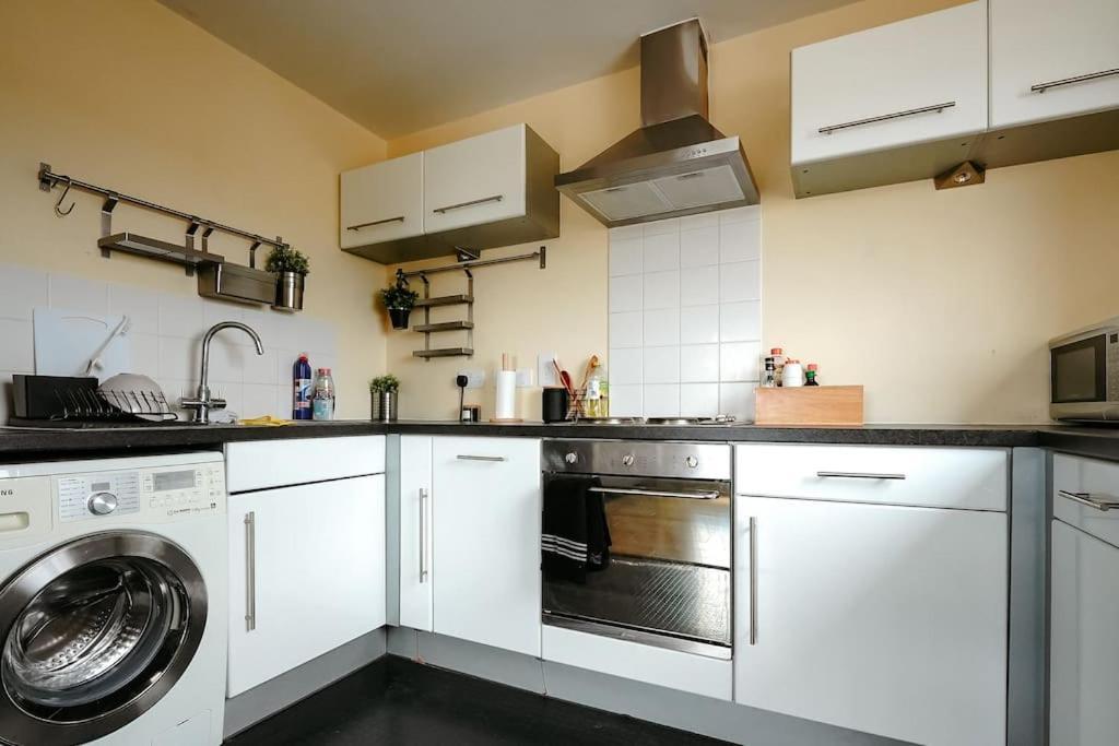 Luxurious Floor 2 Bedroom By Westfield And Abba! Appartamento *